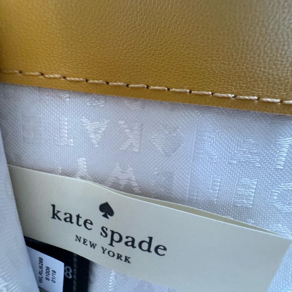 Kate Spade Full Zip Wallet - Picture 6 of 11